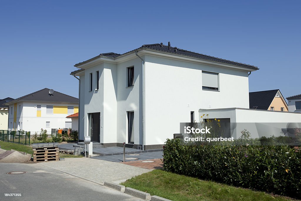 Neue moderne einfache Familien-Haus - Lizenzfrei Einfamilienhaus Stock-Foto