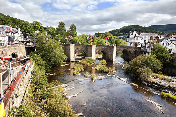 istock Bridge over the River Dee a in Llangollen, Wales 184372328