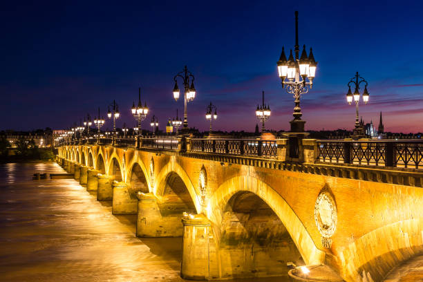 istock Old stony bridge in Bordeaux 1843734977