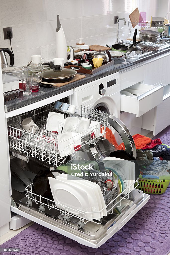 Desordenado cocina - Foto de stock de Desordenado libre de derechos