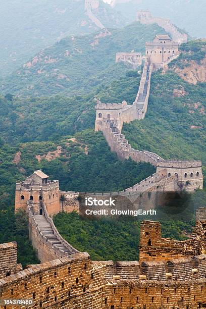 Zigzags Della Grande Muraglia - Fotografie stock e altre immagini di Architettura - Architettura, Cina, Composizione verticale