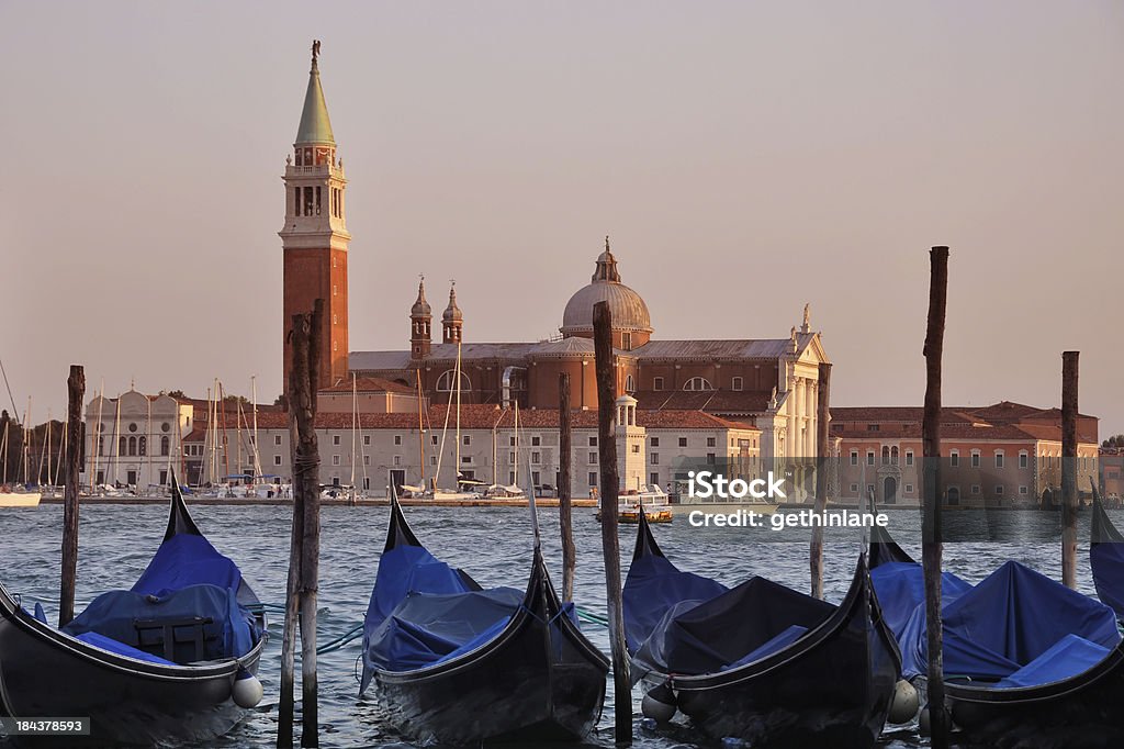 Gondolas após o pôr do sol em Veneza - Royalty-free Canal - Água Corrente Foto de stock