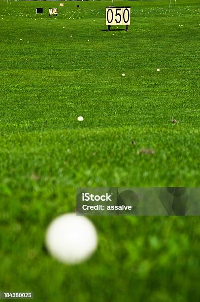 Foto de Driving Range No Campo De Golfe e mais fotos de stock de Bola de Golfe - Bola de Golfe, Campo de Golfe, Competição