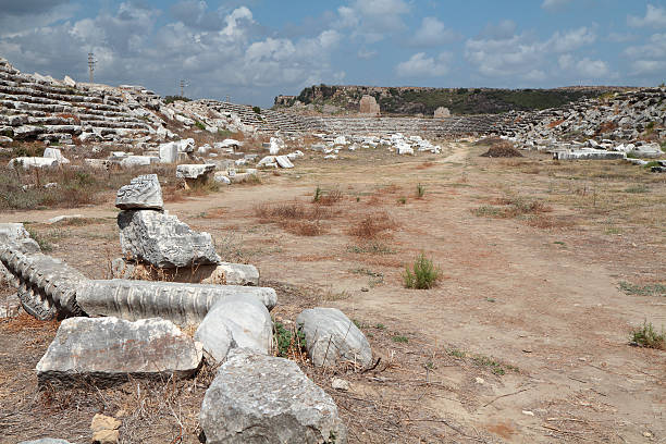 roman stadium, alten perge, türkei - perga stock-fotos und bilder