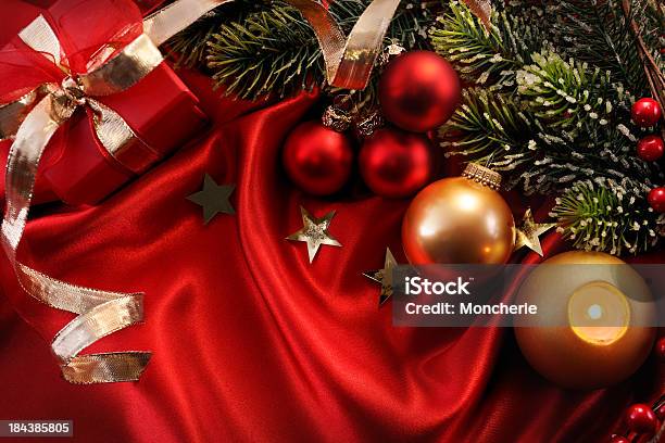 Weihnachtsdekoration Mit Textfreiraum Stockfoto und mehr Bilder von Geschenkkarton - Geschenkkarton, Seide, Weihnachten