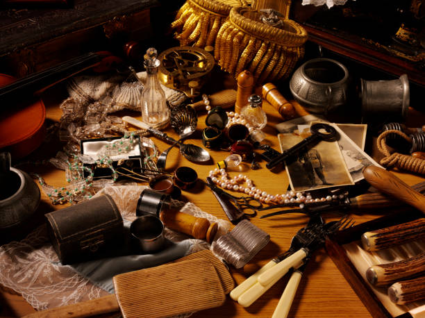 istock Flea Market and Collectables 184386018