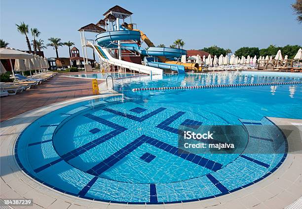 Swimmingpool Pool Stockfoto und mehr Bilder von Aquapark - Bauwerk - Aquapark - Bauwerk, Schwimmbecken, Aquapark - Fahrgeschäft
