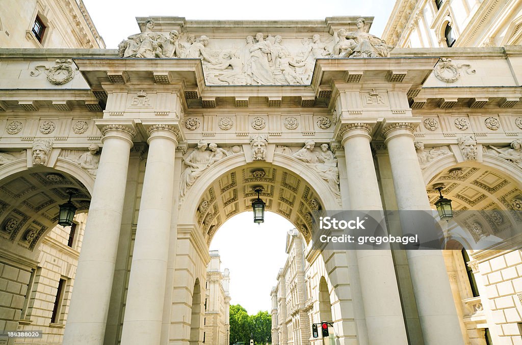 King Charles Street arcos en Londres, Inglaterra - Foto de stock de Ministerio Británico de Asuntos Exteriores y la Commonwealth libre de derechos