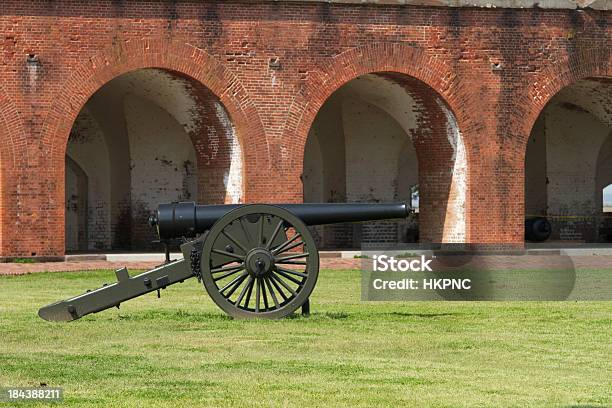 Guerra Civil Canon Em Pés Parque Nacional De Pulaski - Fotografias de stock e mais imagens de Geórgia - Sul dos Estados Unidos