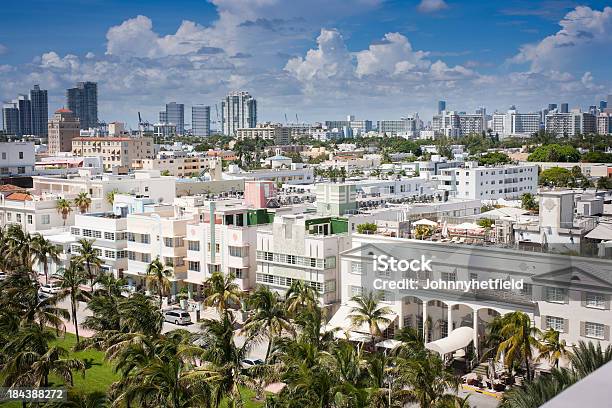 Vista De Ocean Drive De South Beach Foto de stock y más banco de imágenes de Miami - Miami, Restaurante, Aire libre