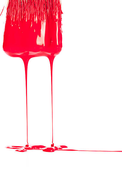 pennello di vernice rossa gocciolante - paintbrush paint drop red foto e immagini stock