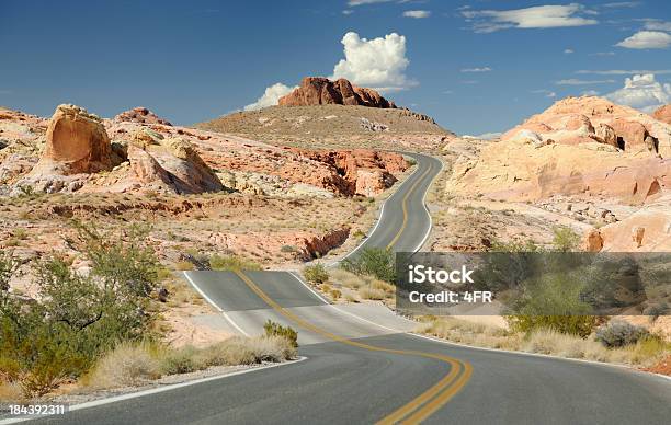 Valle De Fuego Nevada Eeuu Xxxl Foto de stock y más banco de imágenes de Carretera con curvas - Carretera con curvas, Colorido, Desierto