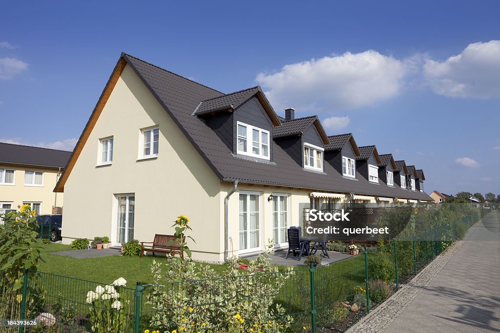 Residenzen mit Garten - Lizenzfrei Einfamilienhaus Stock-Foto