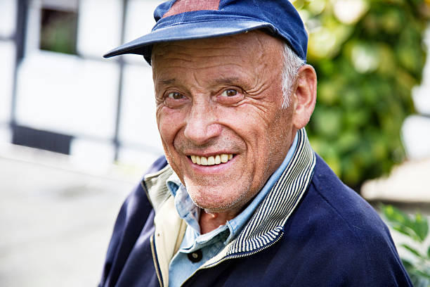 istock senior man portrait 184394298