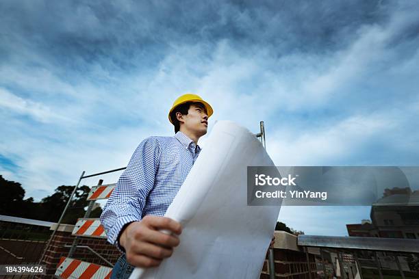 Vehemente Pronóstico Más Adelante Para Trabajadores De La Construcción Y Construcción De La Industria Foto de stock y más banco de imágenes de Aislado