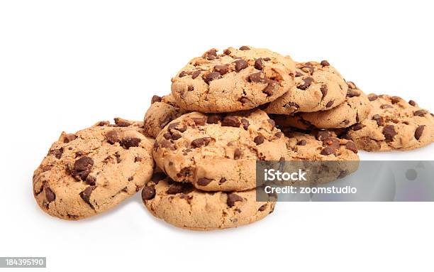 Biscotti Con Scaglie Di Cioccolato - Fotografie stock e altre immagini di Punto di vista frontale - Punto di vista frontale, Biscotto secco, Cioccolato