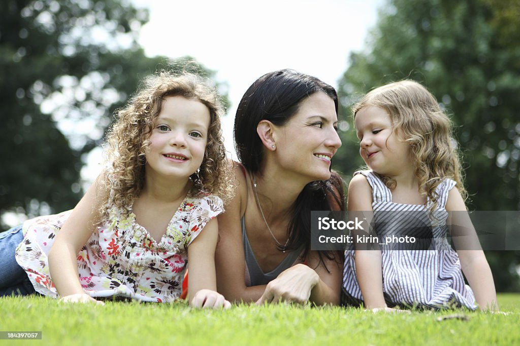 Rodzina w parku - Zbiór zdjęć royalty-free (Córka)