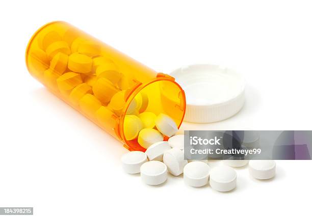 Foto de Remédio Receitado e mais fotos de stock de Comprimido - Comprimido, Remédio, Fundo Branco