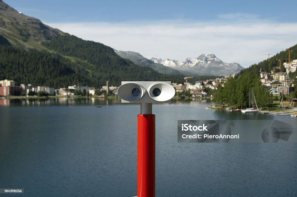 스위스 여행 쌍안경 - 로열티 프리 감시 스톡 사진