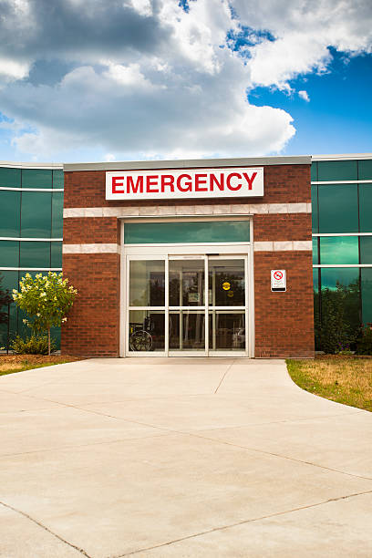 Emergency room entrance at the hospital Emergency doors for an ambulance crisis entrance sign photos stock pictures, royalty-free photos & images