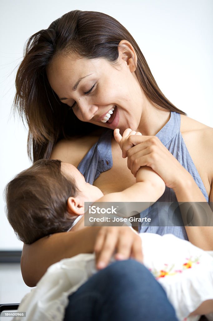 Stillen baby - Lizenzfrei Frauen Stock-Foto