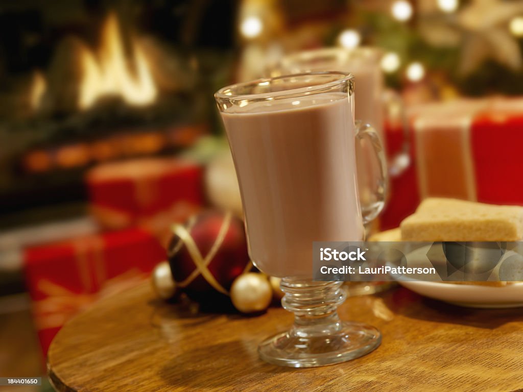 Chocolate caliente en Navidad tiempo - Foto de stock de Adorno de navidad libre de derechos