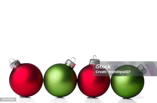 Weihnachten Weihnachtsschmuck Stockfoto und mehr Bilder von Christbaumkugel - Christbaumkugel, Weißer Hintergrund, Rot