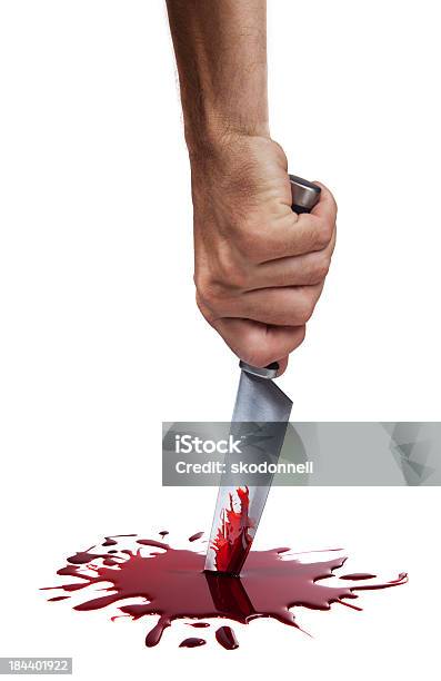 Photo libre de droit de Bloody Couteau De Cuisine Sur Blanc banque d'images et plus d'images libres de droit de Couteau - Couteau, Couteau de cuisine, Sang