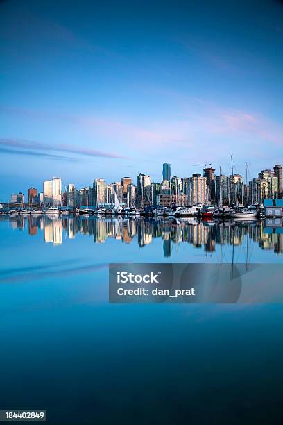 밴쿠버 워터프론트 스카이라인 밴쿠버-캐나다에 대한 스톡 사진 및 기타 이미지 - 밴쿠버-캐나다, 아침, 세로-구도