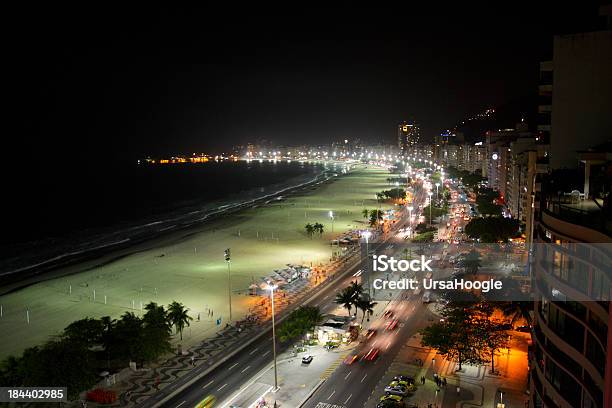 Playa De Copacabana En La Noche Foto de stock y más banco de imágenes de Calle - Calle, Fútbol, Noche