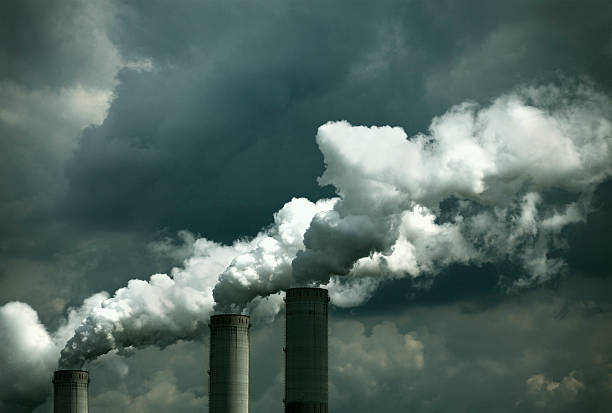 planta de energía - contaminación del aire fotografías e imágenes de stock