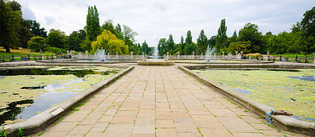 jardins italiens à hyde park à londres, angleterre - kensington gardens photos et images de collection