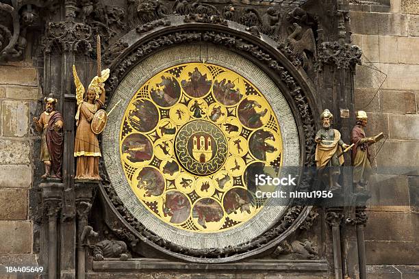 Foto de Relógio Astronômico De Praga Detalhes e mais fotos de stock de Antigo - Antigo, Antiguidade, Arquitetura