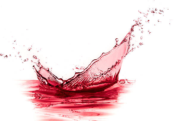 vino rosso splash - wine red red wine cocktail foto e immagini stock