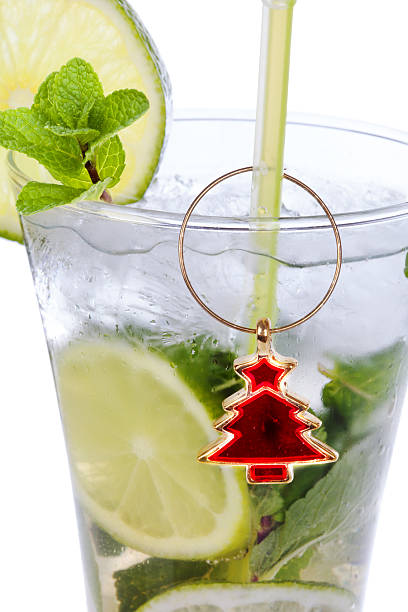 mojito com árvore de natal decortation em branco - tree isolated maple tree green imagens e fotografias de stock