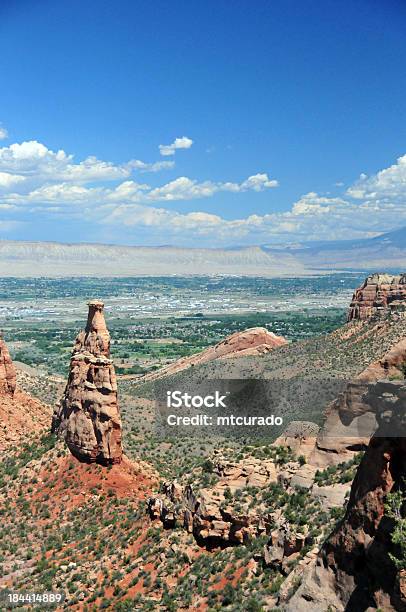 Colorado National Monument Co Usa Wartownik Kamienne Kolumny - zdjęcia stockowe i więcej obrazów Ameryka
