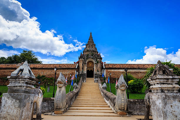 istock Arch way of Phra That Lampang Luang Thailand 184426563