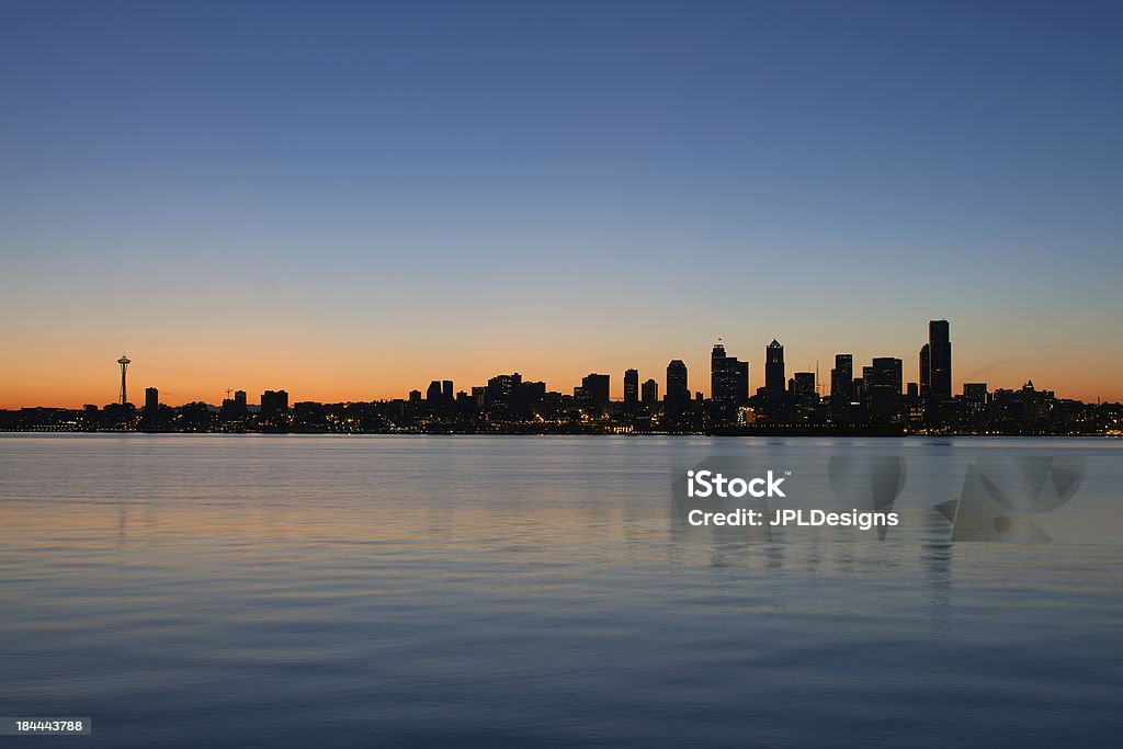 Seattle Washington Skyline em Sunrise Panorama de Waterfront - Royalty-free Amanhecer Foto de stock