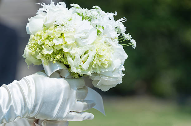 istock Bouquet in the hand (XXXLarge) 184445375