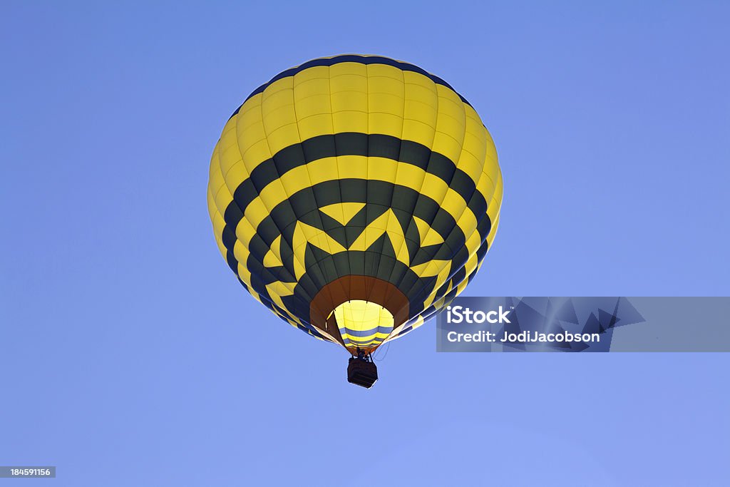 Balão de ar quente para cima e para fora - Royalty-free Amarelo Foto de stock