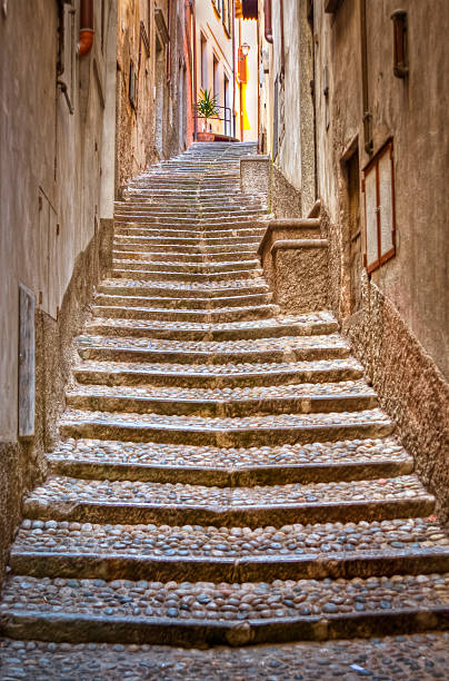 istock Italian narrow alley 184592228