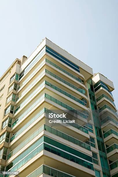 Foto de Edifício e mais fotos de stock de Vista de Baixo para Cima - Vista de Baixo para Cima, Rio de Janeiro, Setor de construção