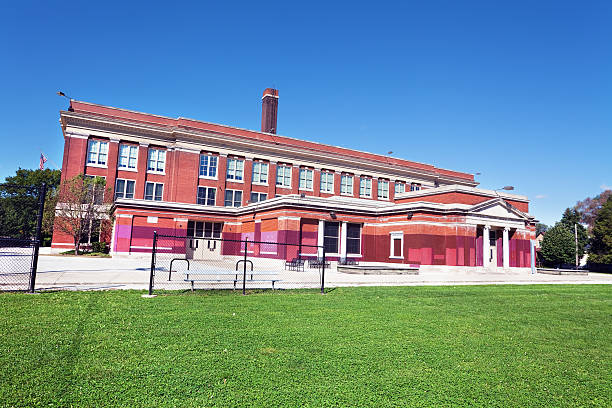 istock Alfred D. Kohn Elementary School in Roseland, Chicago 184593026