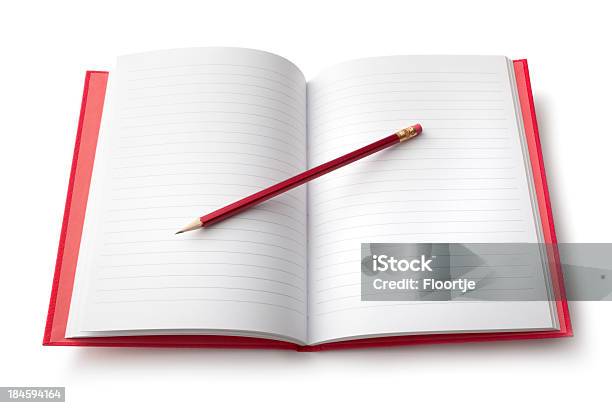 Oficina El Libro Rojo Y Lápiz Foto de stock y más banco de imágenes de Cuaderno de ejercicios - Cuaderno de ejercicios, Artículo de papelería, Fondo blanco