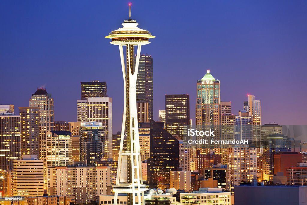 panorama de la ciudad de Seattle al atardecer - Foto de stock de Aguja espacial libre de derechos