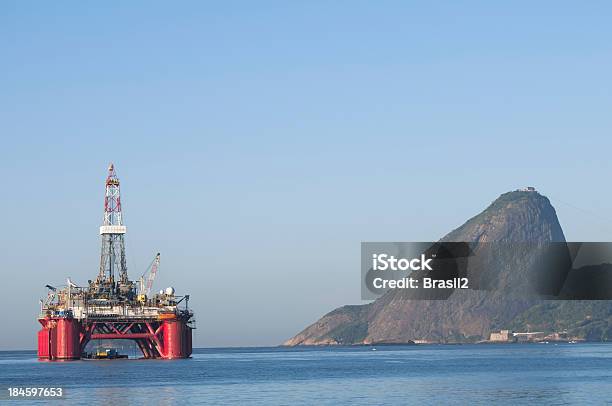 Нефтяная Промышленность В Бразилии — стоковые фотографии и другие картинки Морская платформа - Морская платформа, Бразилия, Нефтехимический завод