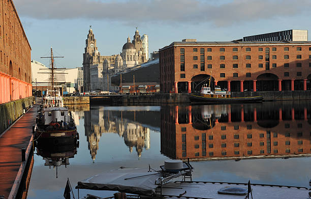 docas de liverpool histórico - albert dock - fotografias e filmes do acervo