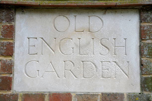 istock Old English Garden 184598640