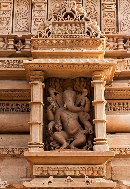 ganesh éléphant - sculpture khajuraho india indian culture photos et images de collection
