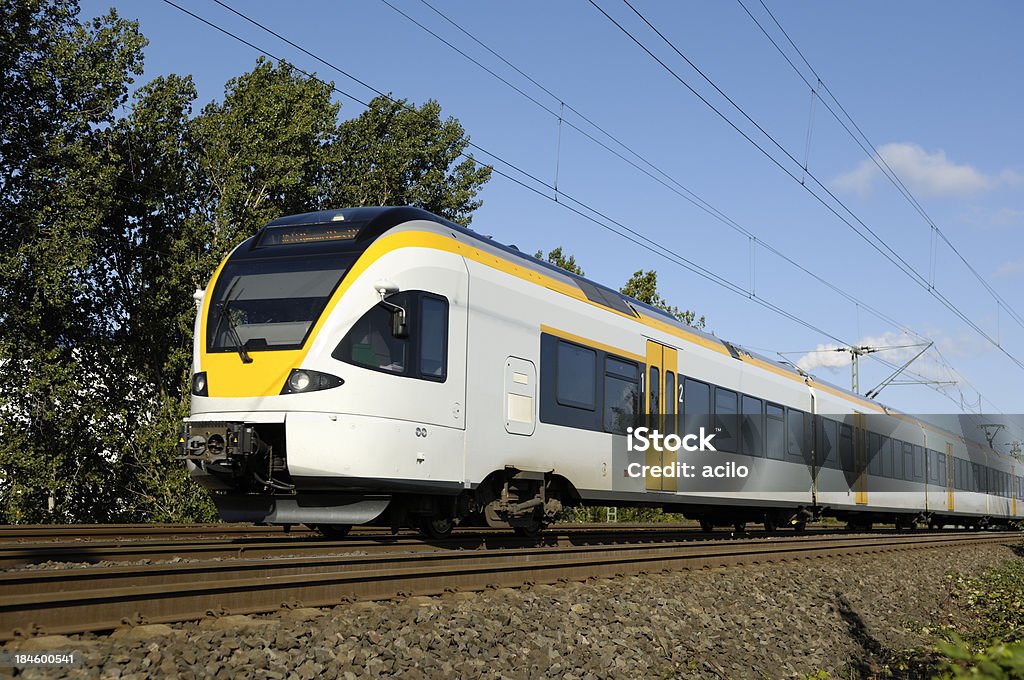 Moderne local traffic Zug - Lizenzfrei Diesel-Kraftstoff Stock-Foto